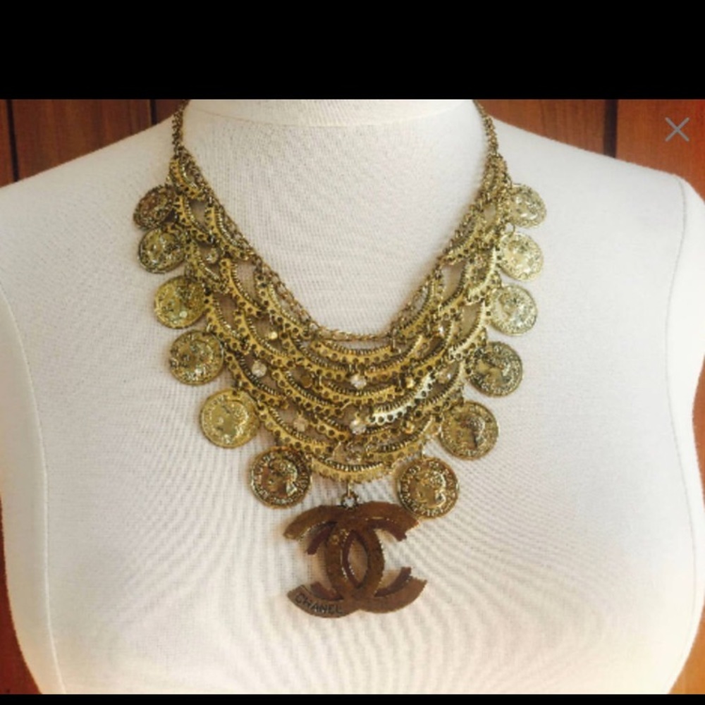 Chanel Vintage Coin necklace....rare find 🔥